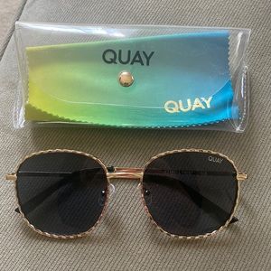 QUAY JEZABELL TWIST SUNGLASSES BRAND NEW